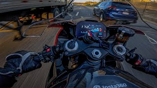 BMW S1000RR GAPS A DUCATI V4