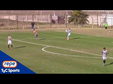 Rodrigo Cervetti convirtió un gol en contra insólito en Comunicaciones-Atlanta