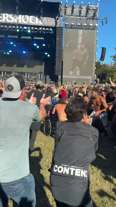 Guy on the wheelchair during Slaughter To Prevail set 🤣😭