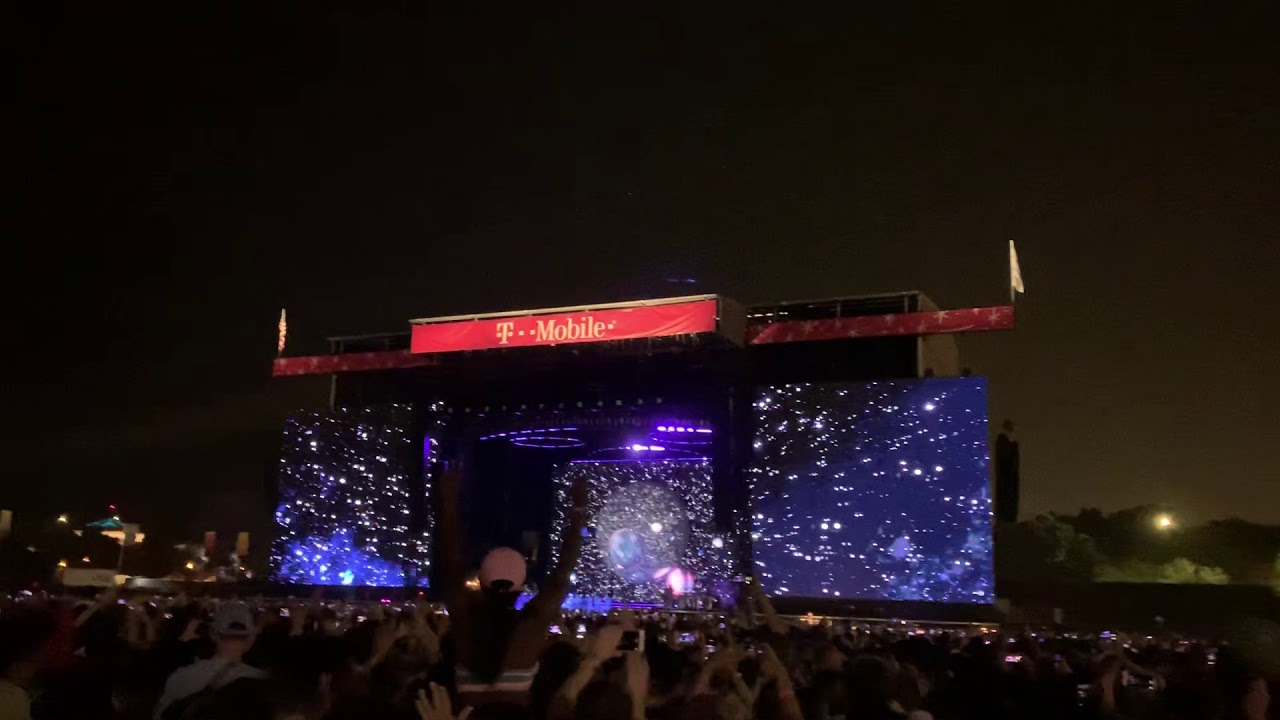 Ariana Grande - NASA (Live) - Lollapalooza Chicago 2019