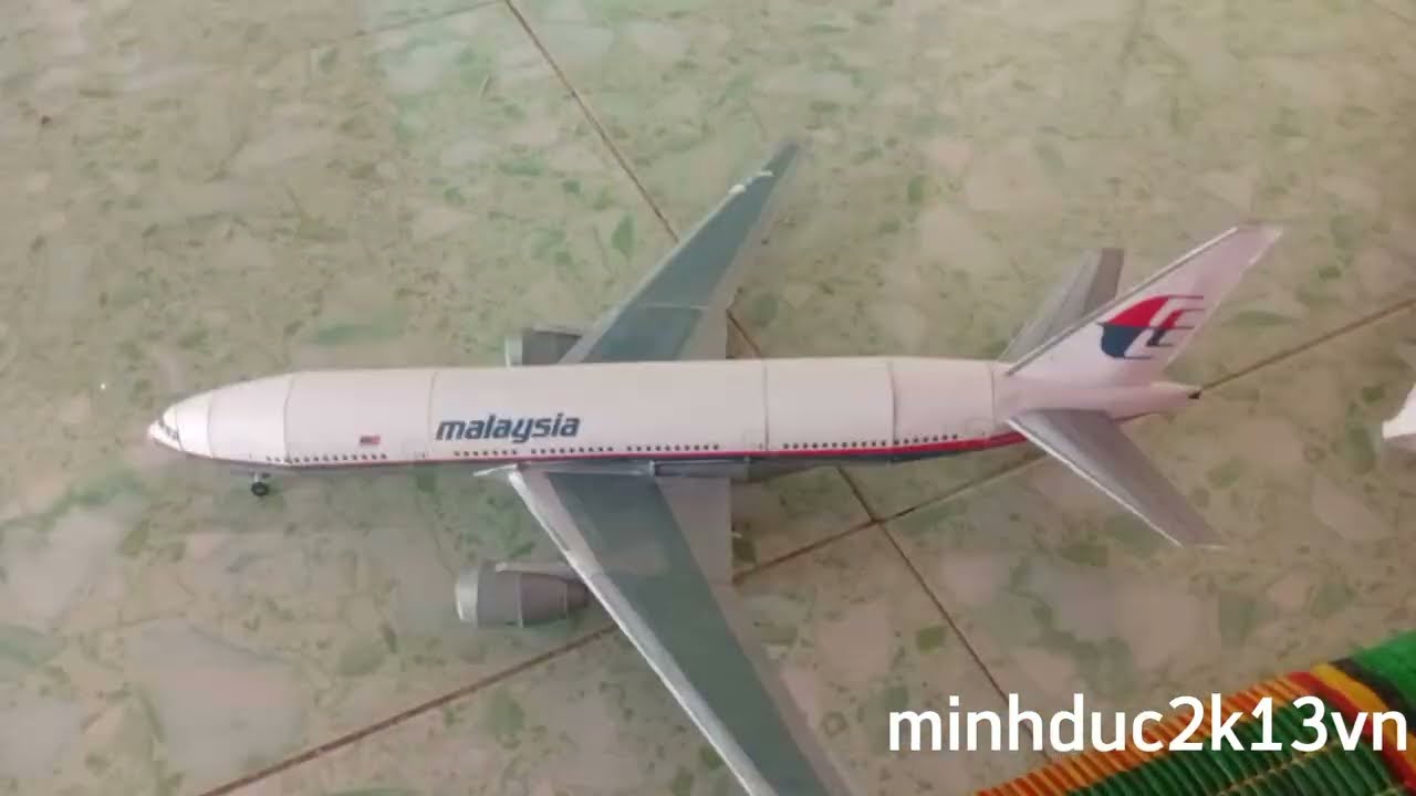 malaysia airlines 777-200ER papercraft (paper replika) 