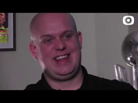Van Gerwen kijkt het Songfestival * BlendTV