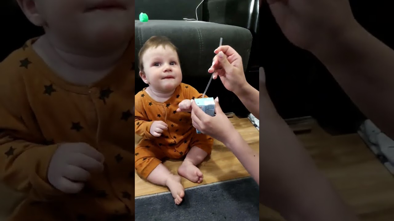 Как научить ребёнка пить из трубочки