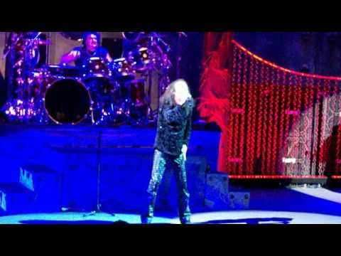 Dio w/Black Sabbath.HORNS UP! this is my very best video hands down.i posted this for all Rocker's,Metal Heads across the world. a must see for hardcord and for the one's just getting into the rock,metal.i was 5th row, Filmed in HD..shoreline,ca Mtn View aug 31,2008 Master Of Metal Tour 2008 We rock or divine master of the moon anthology dio killing the dragon vol two