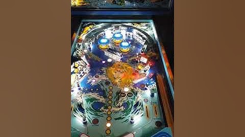Brief Stern Seawitch Pinball Gameplay