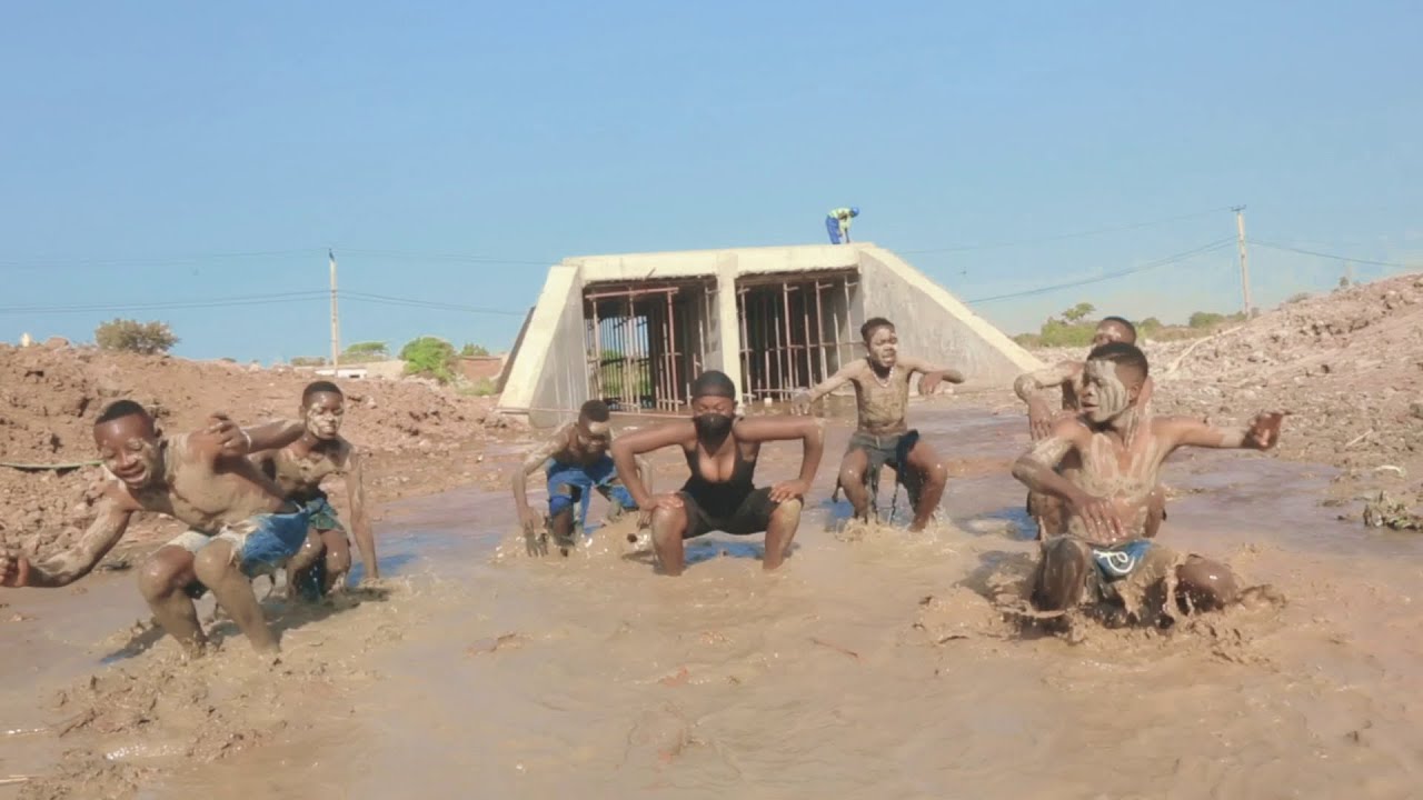 Djuna cronal - BINA BAMBA ( clip officiel)