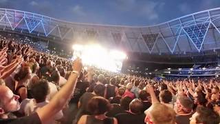 Guns N' Roses 360 video London 2017 Gear 360 (2017). It's So Easy chords