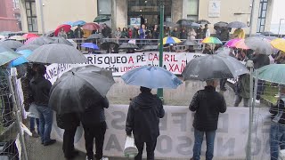 Mariscadores de toda Galicia denuncian en Ribeira a crítica situación das rías