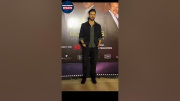 Hrithik spreads his charm | Hrithik Roshan #hrithikroshan #bollywood #trending #viralvideo #ytshorts