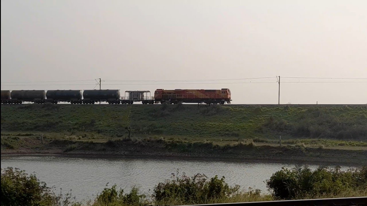 Btpn Rake WDG4G with BTPN oil rake spotted at Khana JN on board Asansol Bardhaman ...