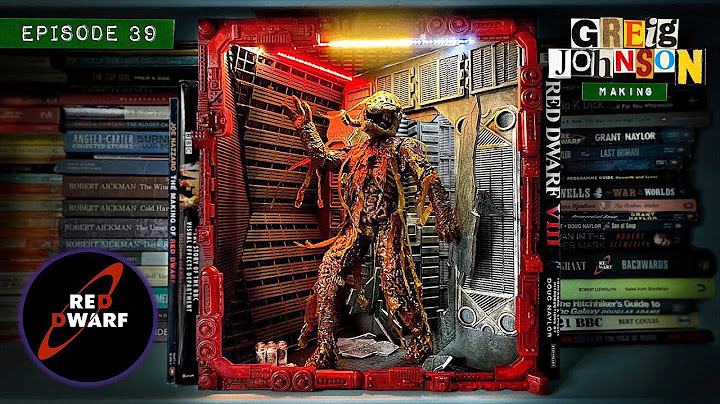Making a Red Dwarf curry monster book nook from toys and hot glue