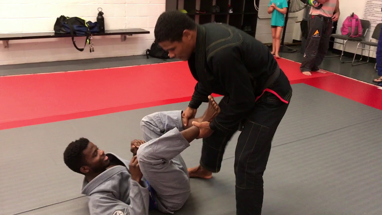 Ataide Rafael Ataide Rafael - Pass Open Guard with Backwards Cross Step - YouTube