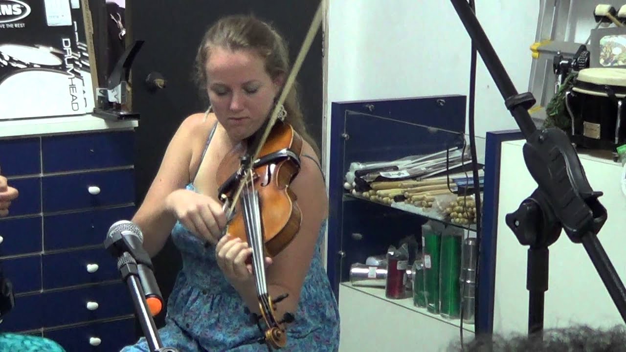 Watch Sábado Musical - Ilse Roscam & Pauline de Vet. Part 1 on YouTube Watch Sábado Musical - Ilse Roscam & Pauline de Vet. Part 1 on YouTube