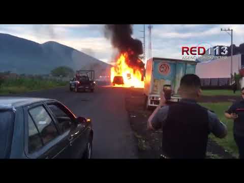 VIDEO Arde camioneta de valores en Jacona