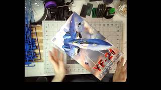 YF-21 Unboxing in 1/72nd scale from Hasegawa
