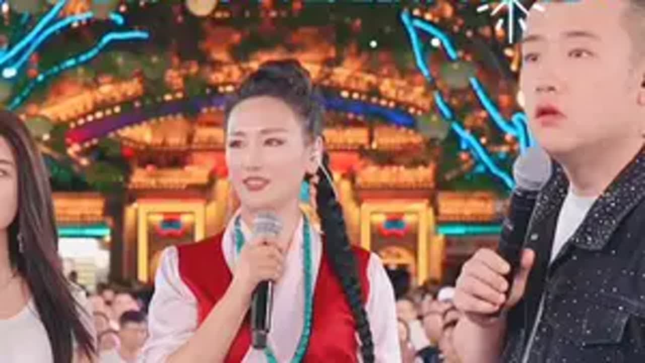 野花香原唱姐姐真的太低调了，在台下等了一个多小时，没有架子，实在让人钦佩多才多艺 跟着节奏嗨起来 木森大舞台 音乐现场