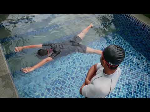 Video: Cara Mengajari Anak Anda Berenang Dengan Latihan Sederhana Simple