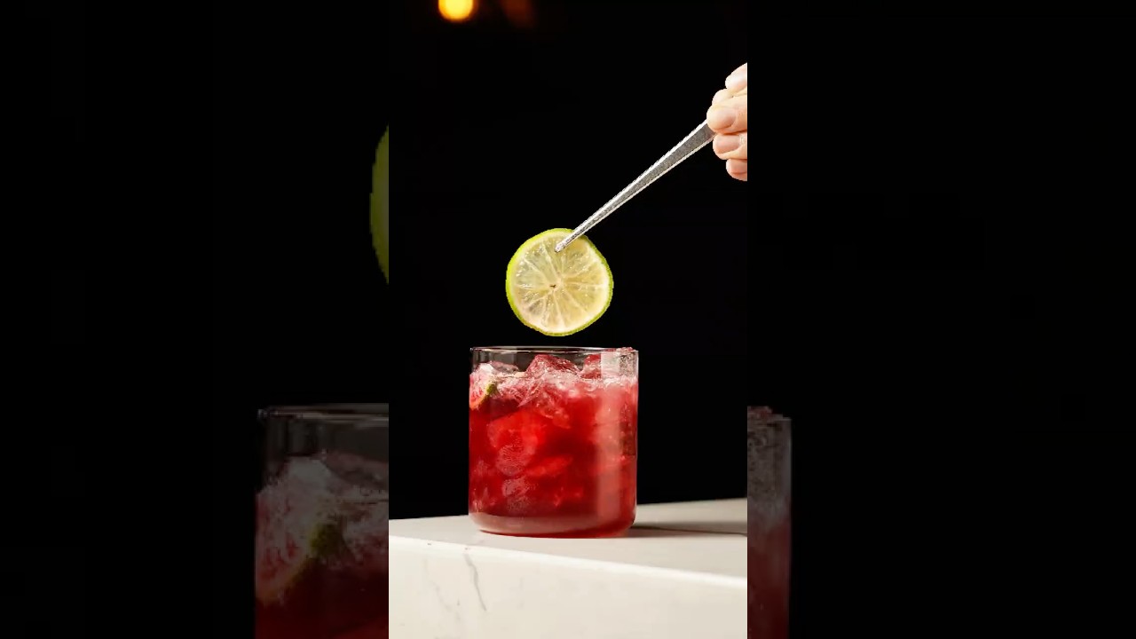 Черничная кайпиринья