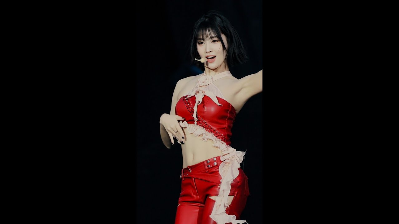 250425 MOMO Fancam 'Alcohol Free' TWICE @ MUSIC OF THE SPHERES Seoul at COLDPLAY Concert