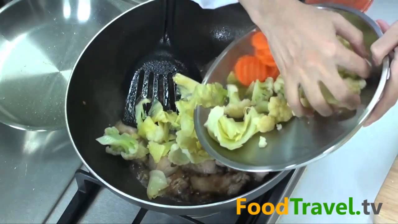 ผัดผักรวมมิตรหมูสามชั้น