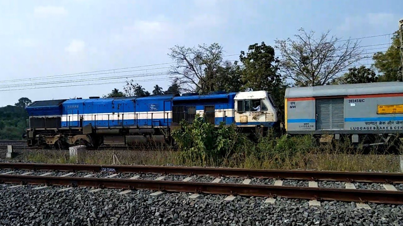 [11 in 1] Trains spotting outer Bilimora Junction | LHF monster BGKT WDP 4  | Palace Queen Humsafar