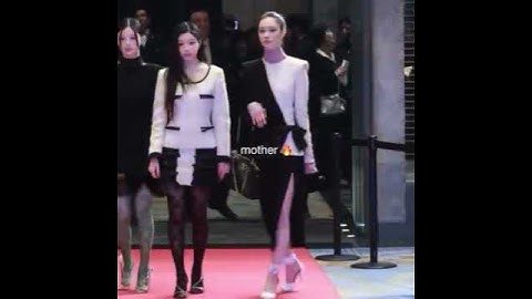 mother is saying🫦😫.📸#yunah#illit#viral #kpop