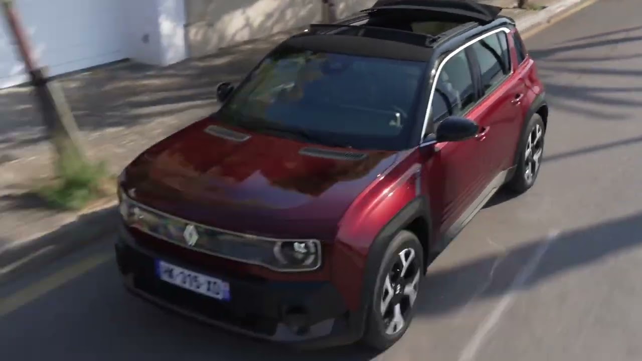 Renault 4 E-Tech electric Plein Sud Techno in Carmin Red Driving Video
