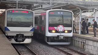 【ついにデビュー】E501系「SAKIGAKE」が笠間駅を発車するシーン
