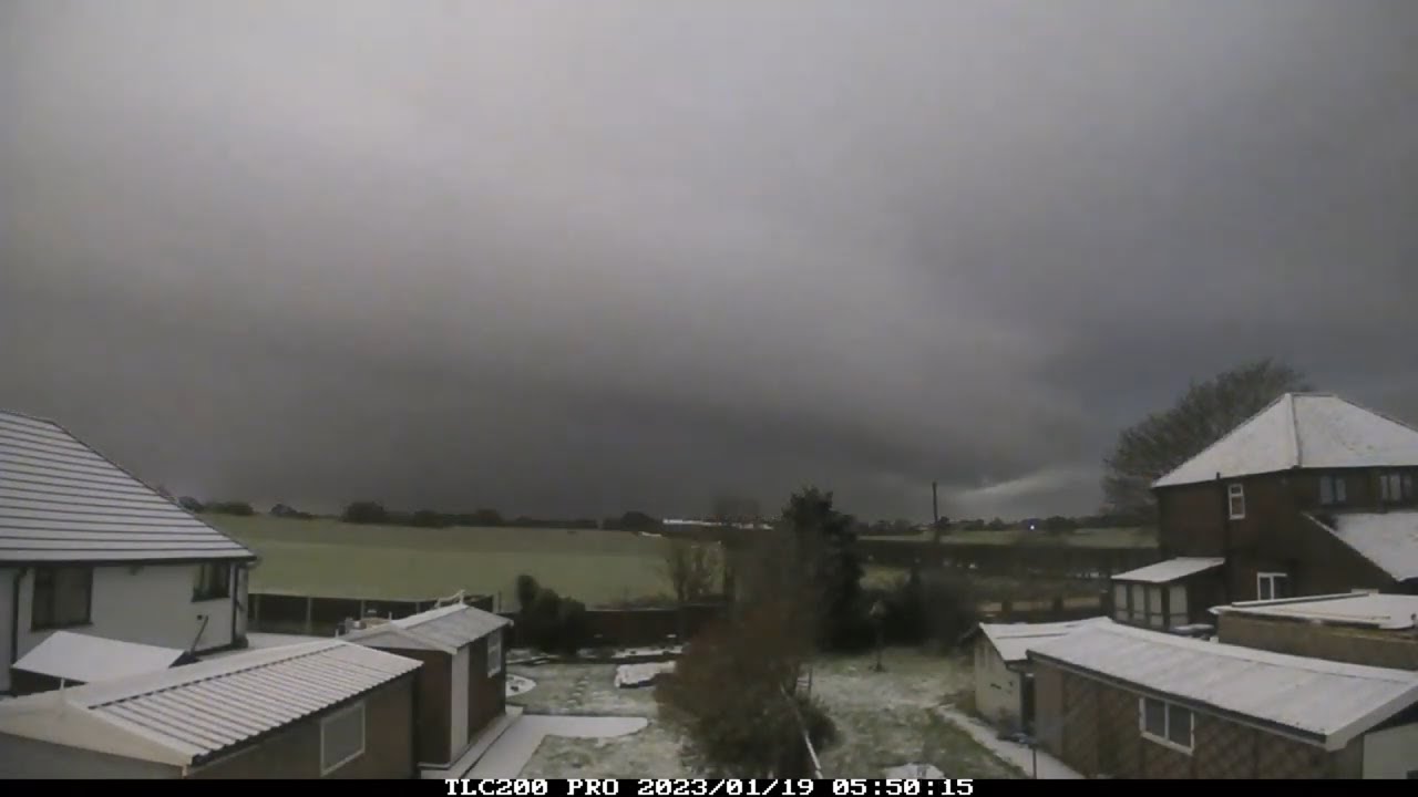 Night timelapse of 18th/19th January 2023 timelapse, Irlam: Snow later on