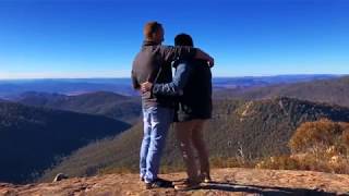 Man Turns Hike With Boyfriend into Proposal - 1037382 News