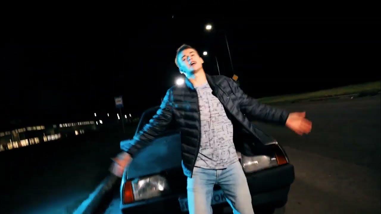 Он еще молодой песня. Молодая молода слова. Он еще молодой песня. Ваня дмитриенко струны. Он еще молодой песня.