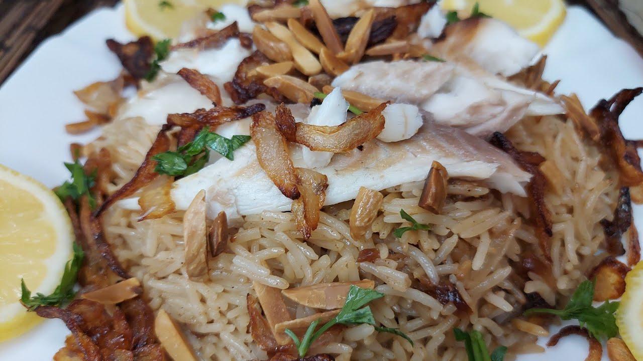 How to make rice with fish(siyadiye)صيادية سمك على الطريقة اللبنانية وصحية بدون قلي