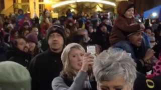 Lighting Vancouver's community Christmas tree