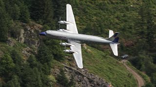 FLYING BULLS DC-6 FLIES THROUGH MACH LOOP AHEAD OF RED BULL HARDLINE 2024 - 4K