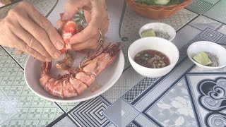 Fresh Juicy Shrimps - Vietnam Seafood Street Food