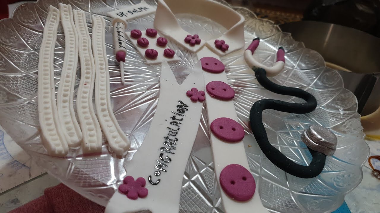 اشكال عجينة سكر لتورتة تخرج دكتورة❌ انا مش محترفة بس بحاول اجتهد واتعلم ومش ببخل عليكم بمعلومة🌹