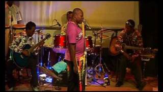 Papa Wemba - Show me the way (live)