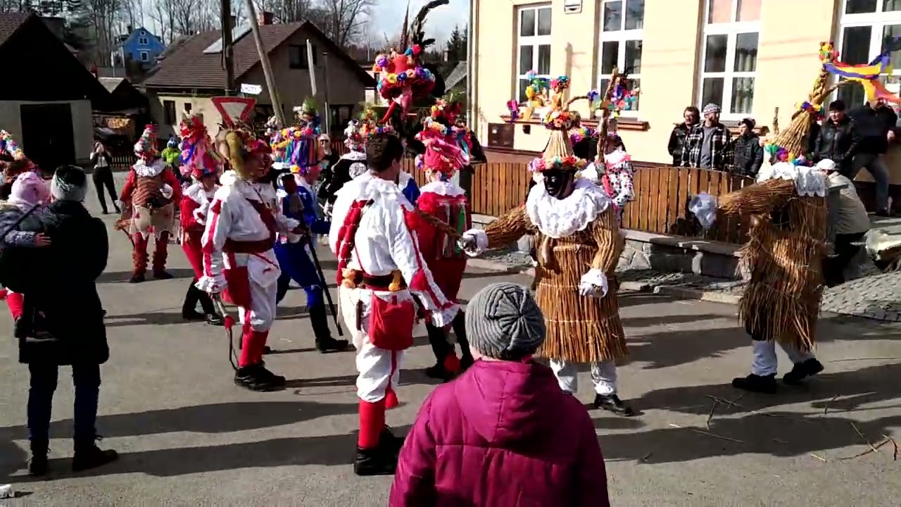 Ve Vortové na sále, únor 2023, muzikanti, hudební produkce, masopust, staročeské maškary @katrin1064