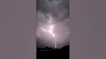 سبحان الله اقوى برق يتم تصويرة امطار بروق مطر سحاب سحابةممطرة 