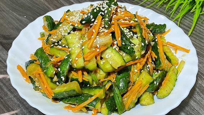 Jinsiy yigit bir olomon erkaklarga minaj berdi. Rus super jinsiy aloqa va ularning video