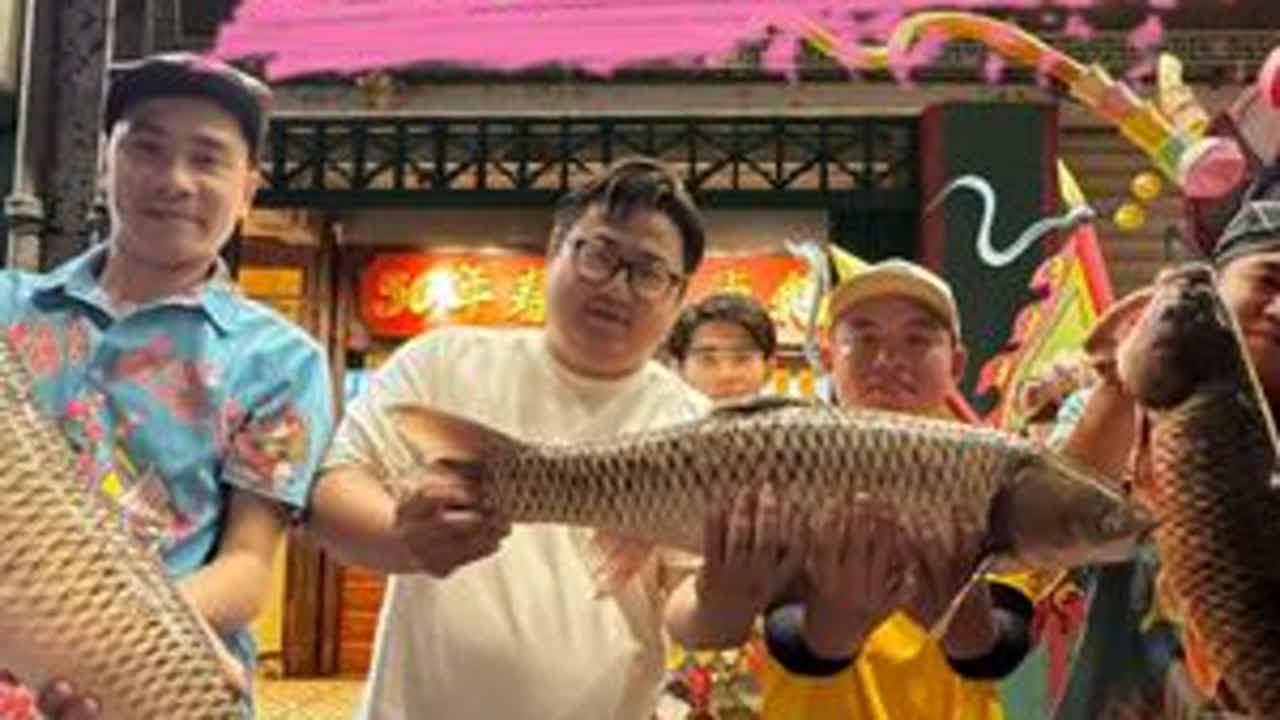 相互信任，交换美好！十几条大草换潮汕卤鹅头，你们觉得老板亏不亏...#原来钓鱼才是抖音运动顶流 #2025dou来钓鱼 #领路人刺客三代 #老坛甜薯 #钓鱼就用云飞鱼