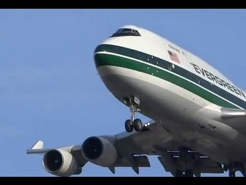 Evergreen International Airlines Boeing 747-4H6 Landing 28 from