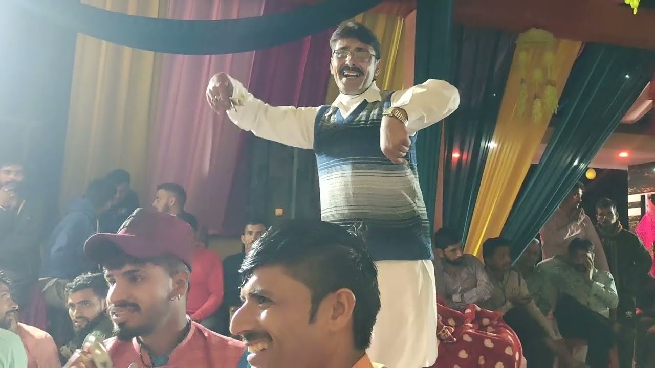 Mushtaq Dogri Geetru at night program 