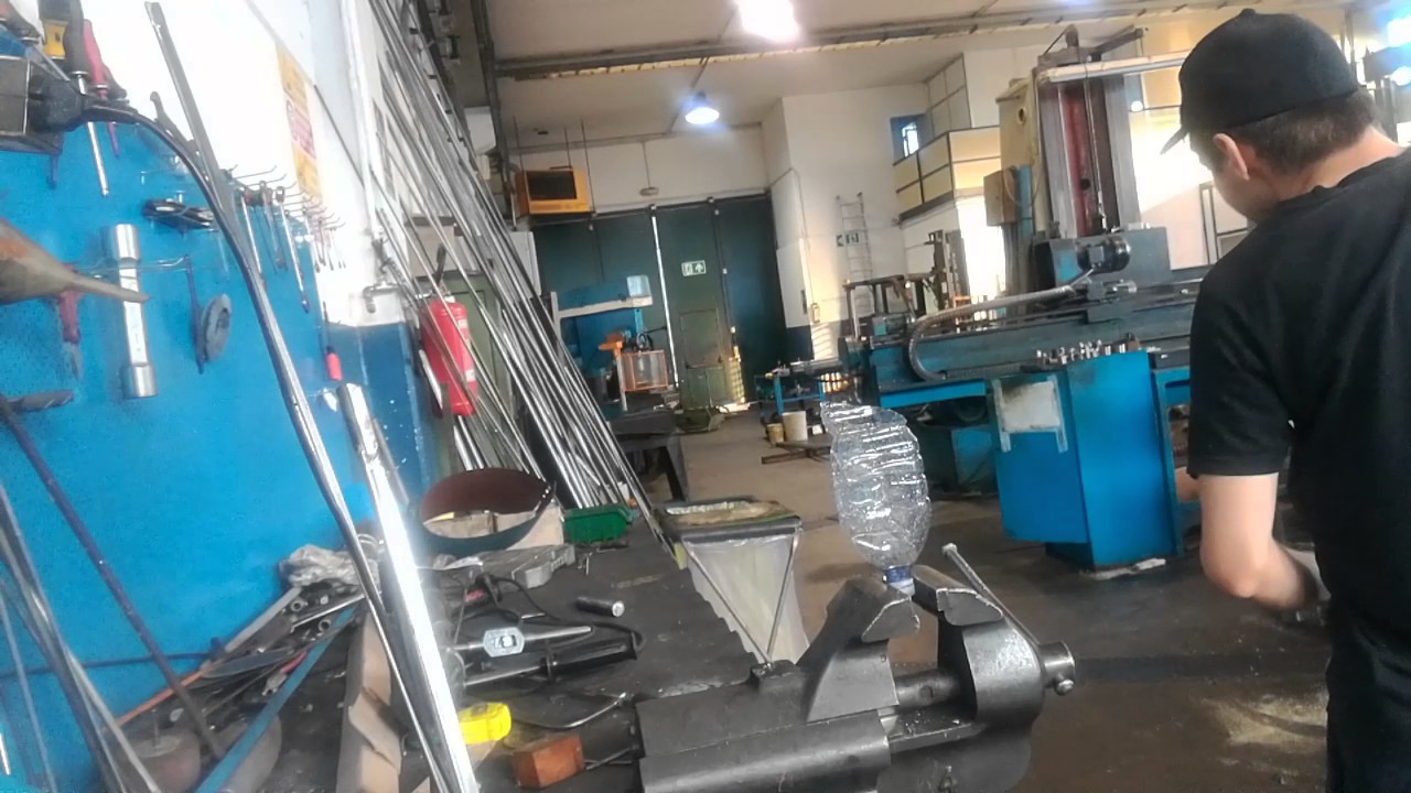 Machete artigianale prova affilatura - YouTube