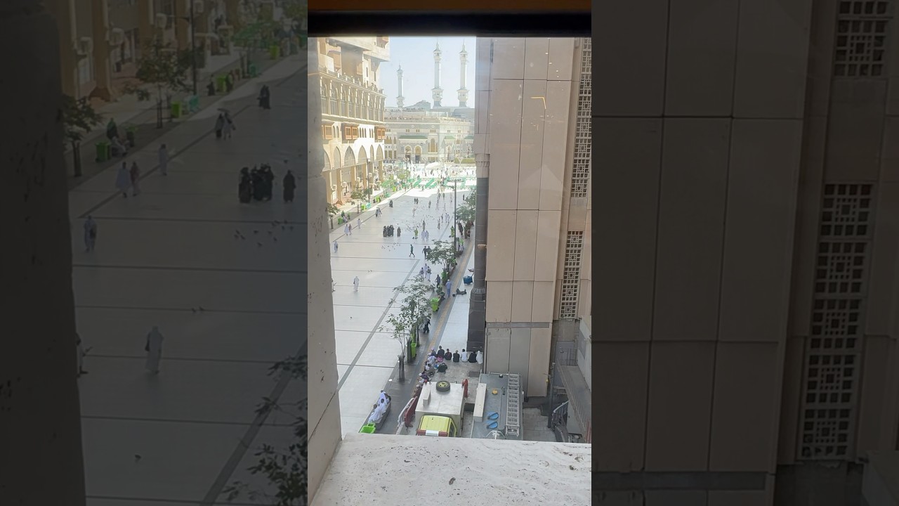 Breakfast at Elaf Kinda Hotel.