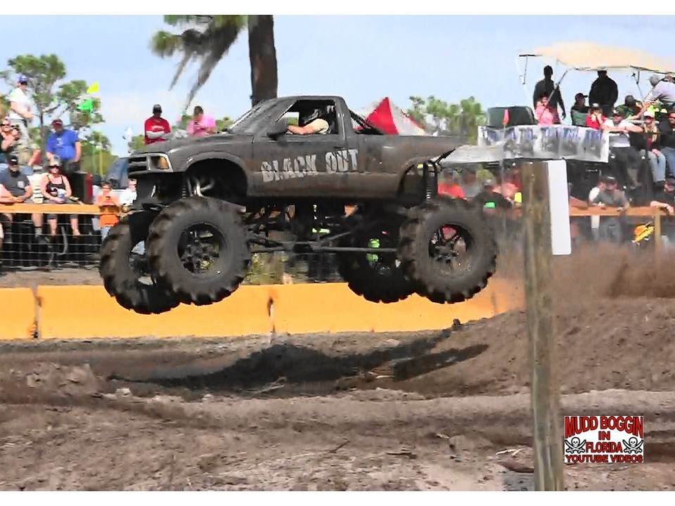 trucks in mud holes Black Out..Debut in Unlimited Race @ TCR