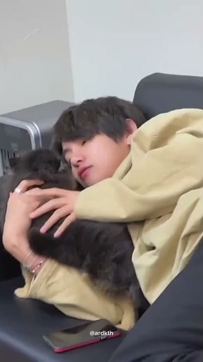 Yeontan hitted to Taehyung🥺😂funny moment