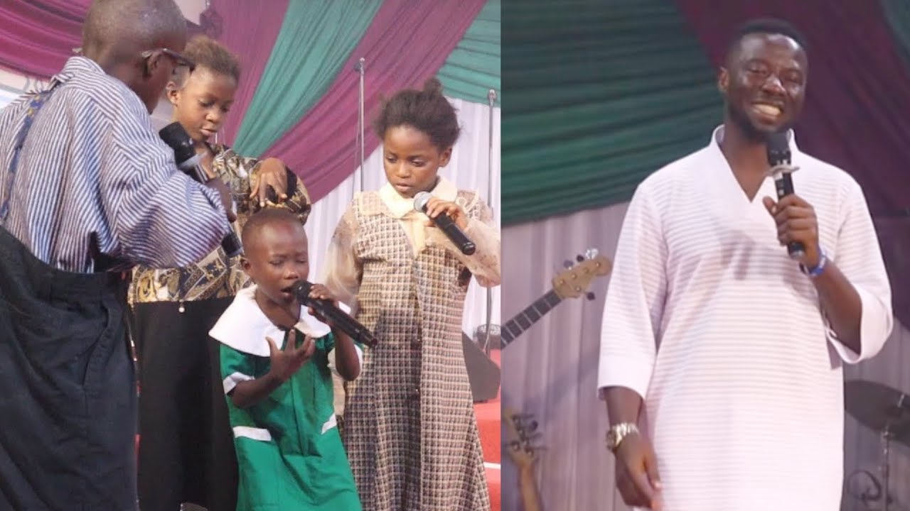 KWAKU MANU and AWESOA COMEDY stage performance 😂😂😂 Eiii Agyaaku,Anoteewa,Potana and Gospi