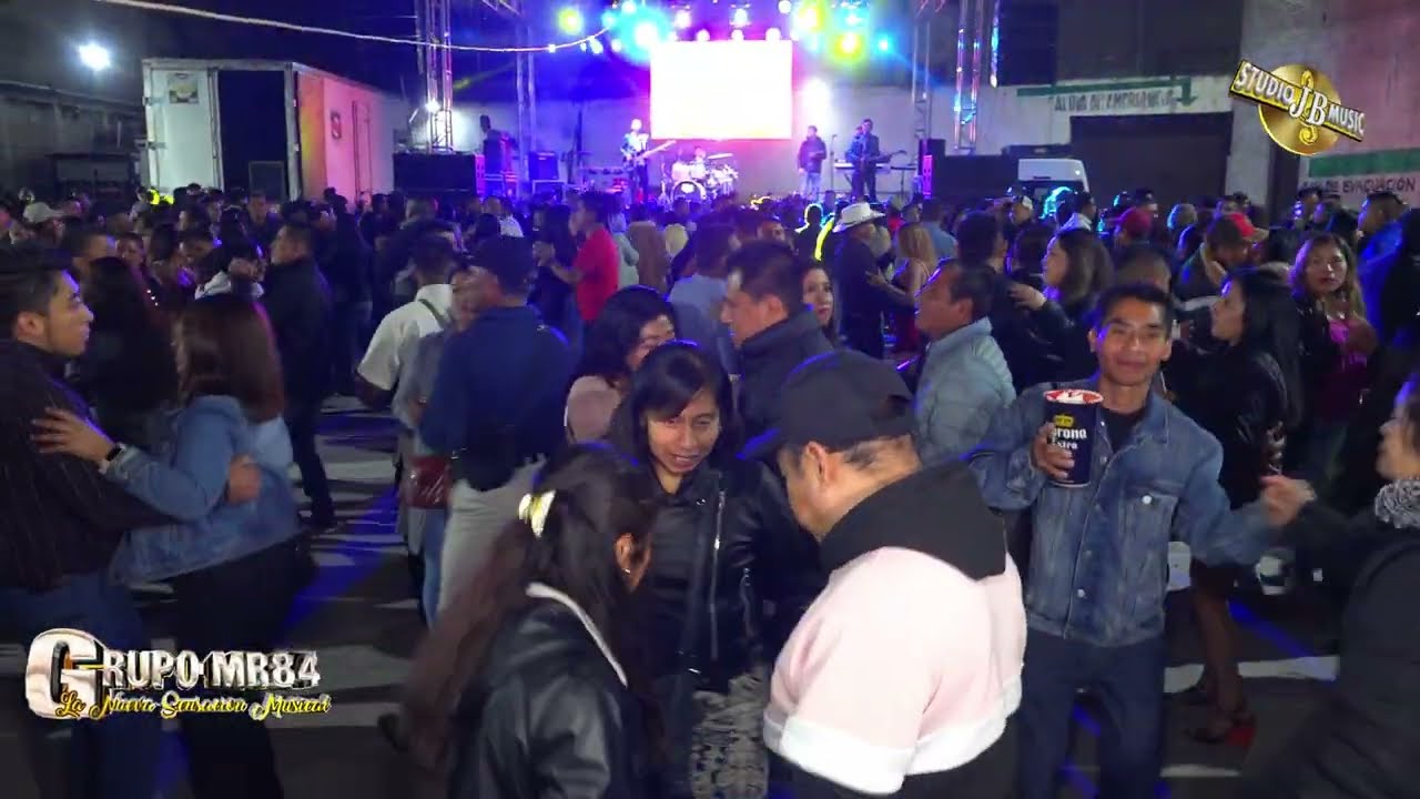 Grupo MR84 La Nueva Sensación Musical En La Pista El Molinito Naucalpan