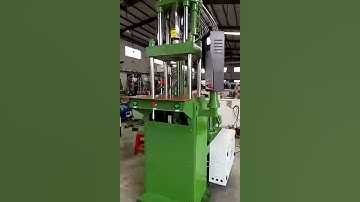 45 ton vertical injection molding machine.mp4